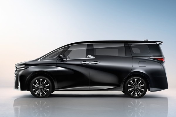 Toyota Vellfire Official