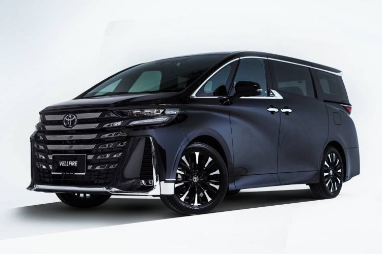 Toyota Vellfire Review