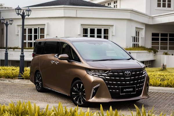 Toyota Alphard Official