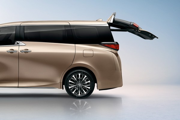 Toyota Alphard Official