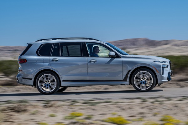 BMW X7 photo