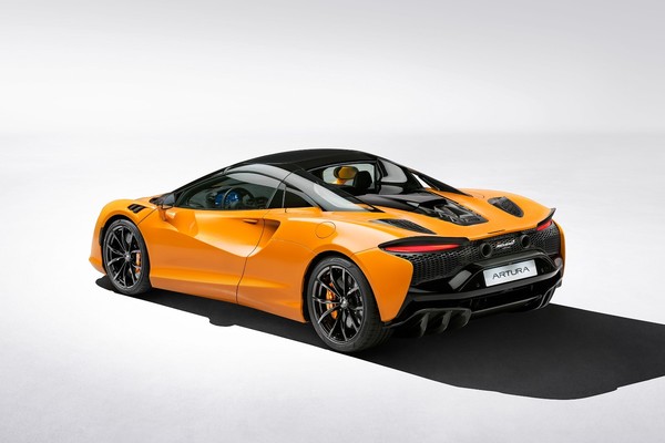 McLaren Artura Official