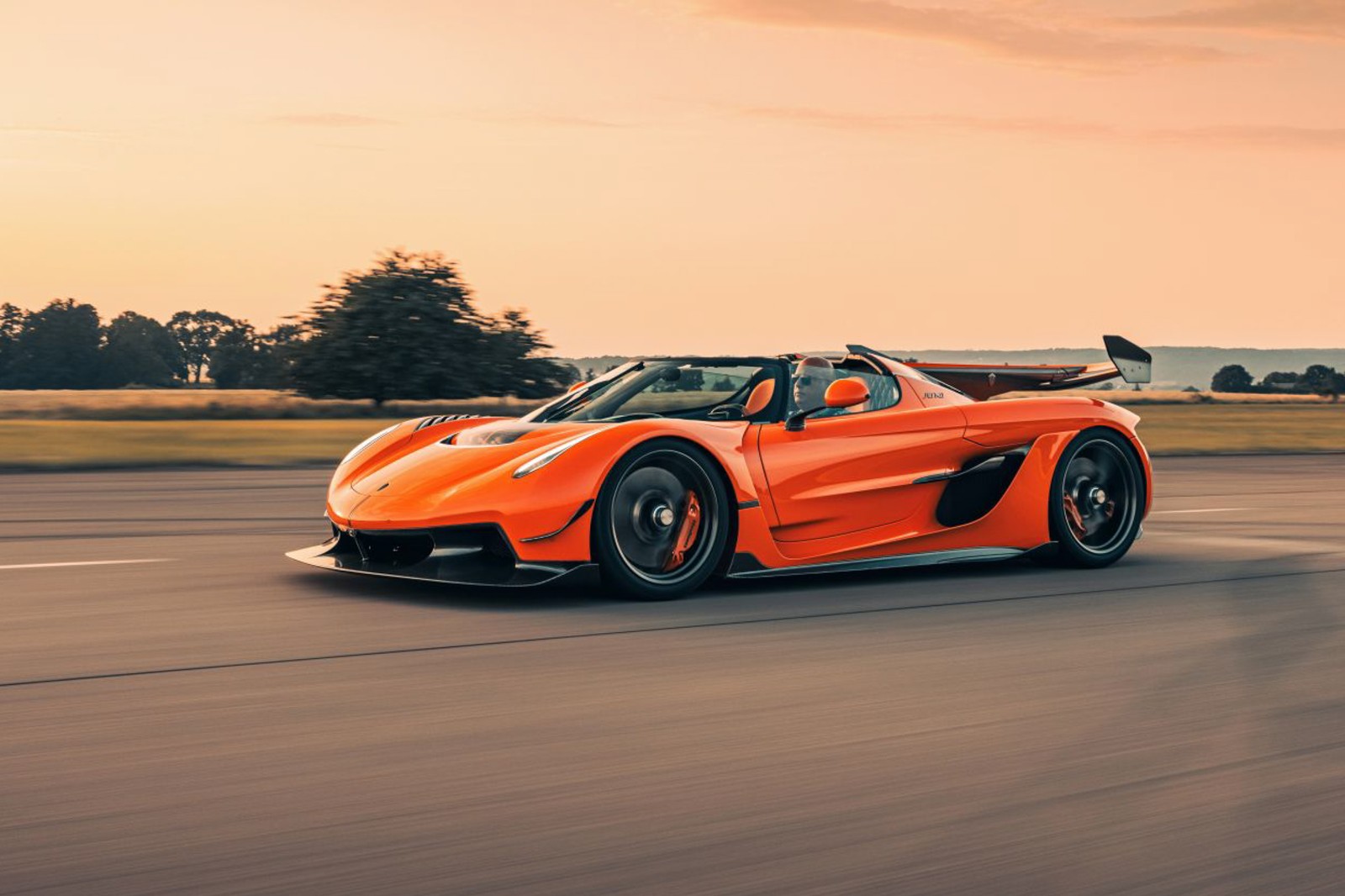 2023 Koenigsegg Jesko Attack 5.0L V8 photo