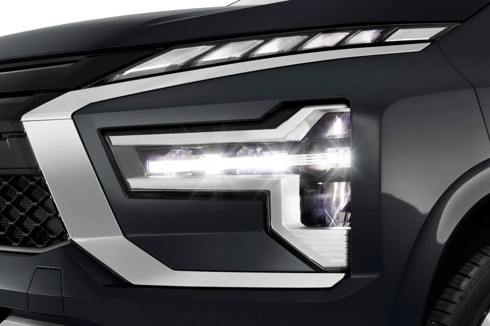 2024 Mitsubishi Xpander Plus photo