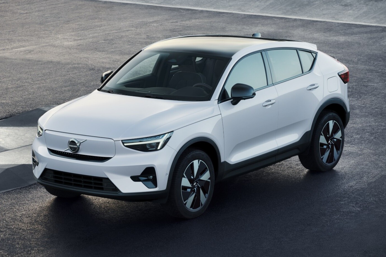 2024 Volvo C40 Recharge photo