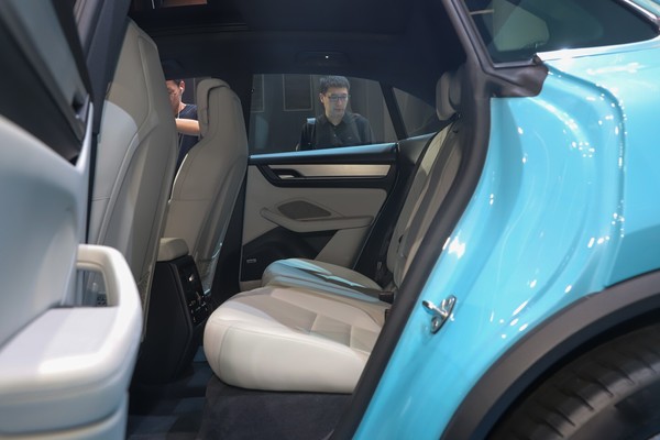 Porsche Macan EV Space