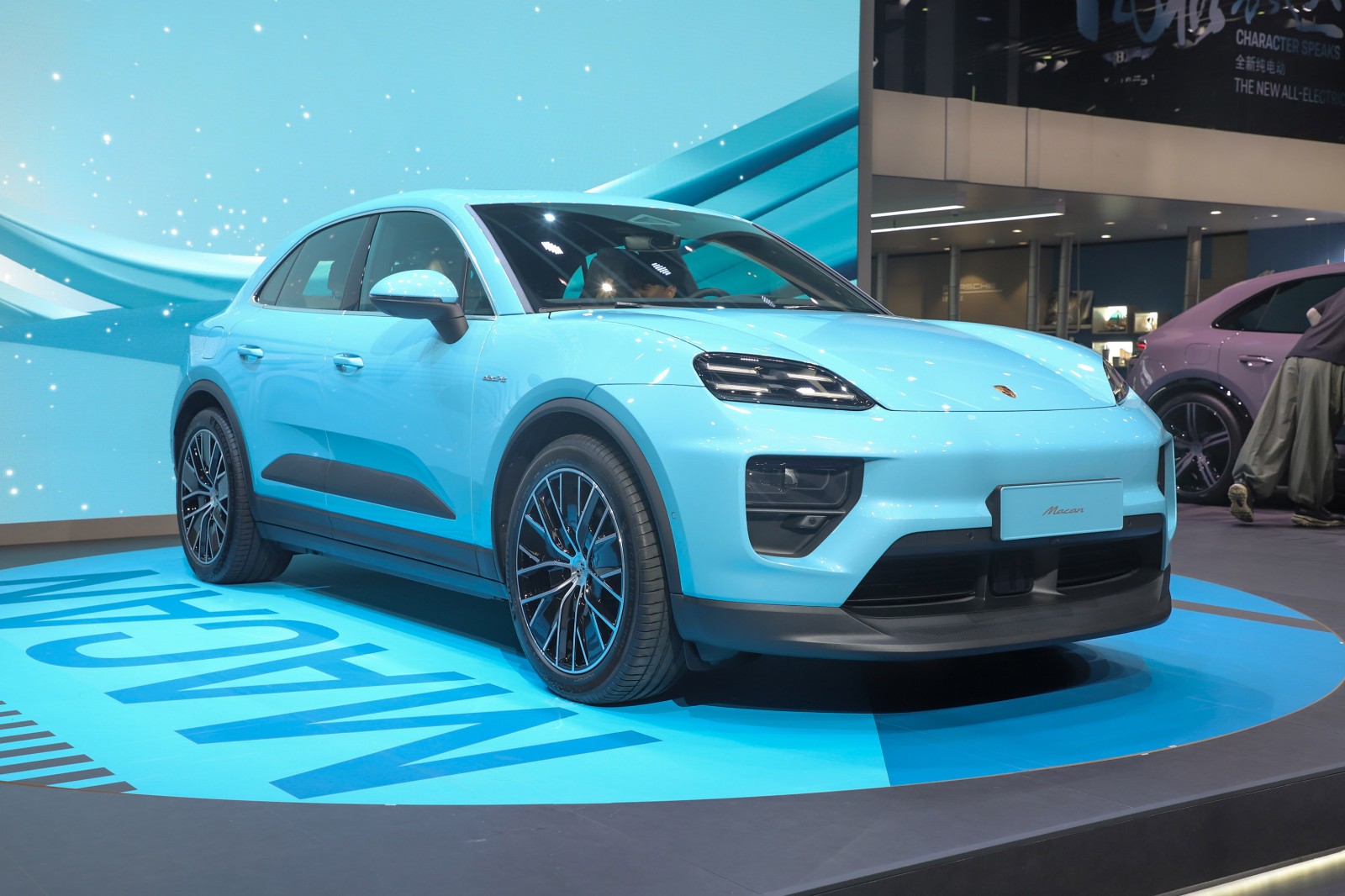 Porsche Macan EV 2024 CN-spec photo