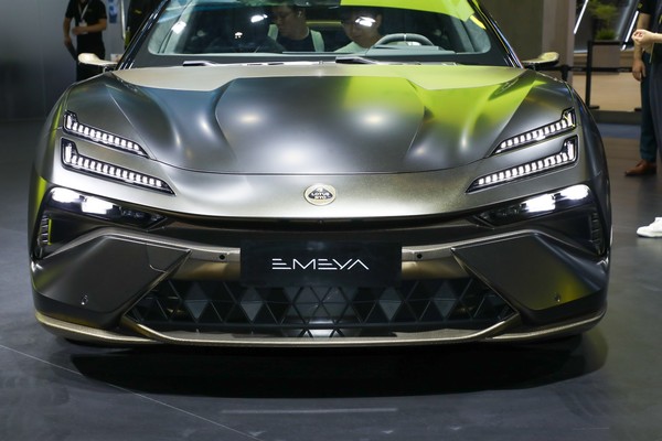 Lotus Emeya Exterior