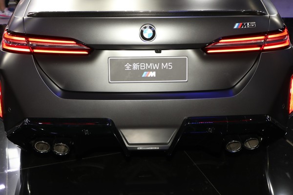 BMW M5 Exterior