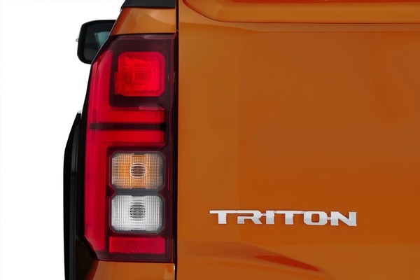 Mitsubishi Triton Official