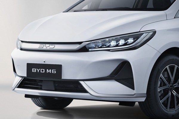 BYD M6 Official