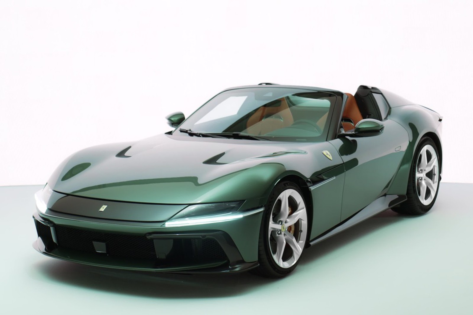 Ferrari 12 Cilindri Spider 2024 photo