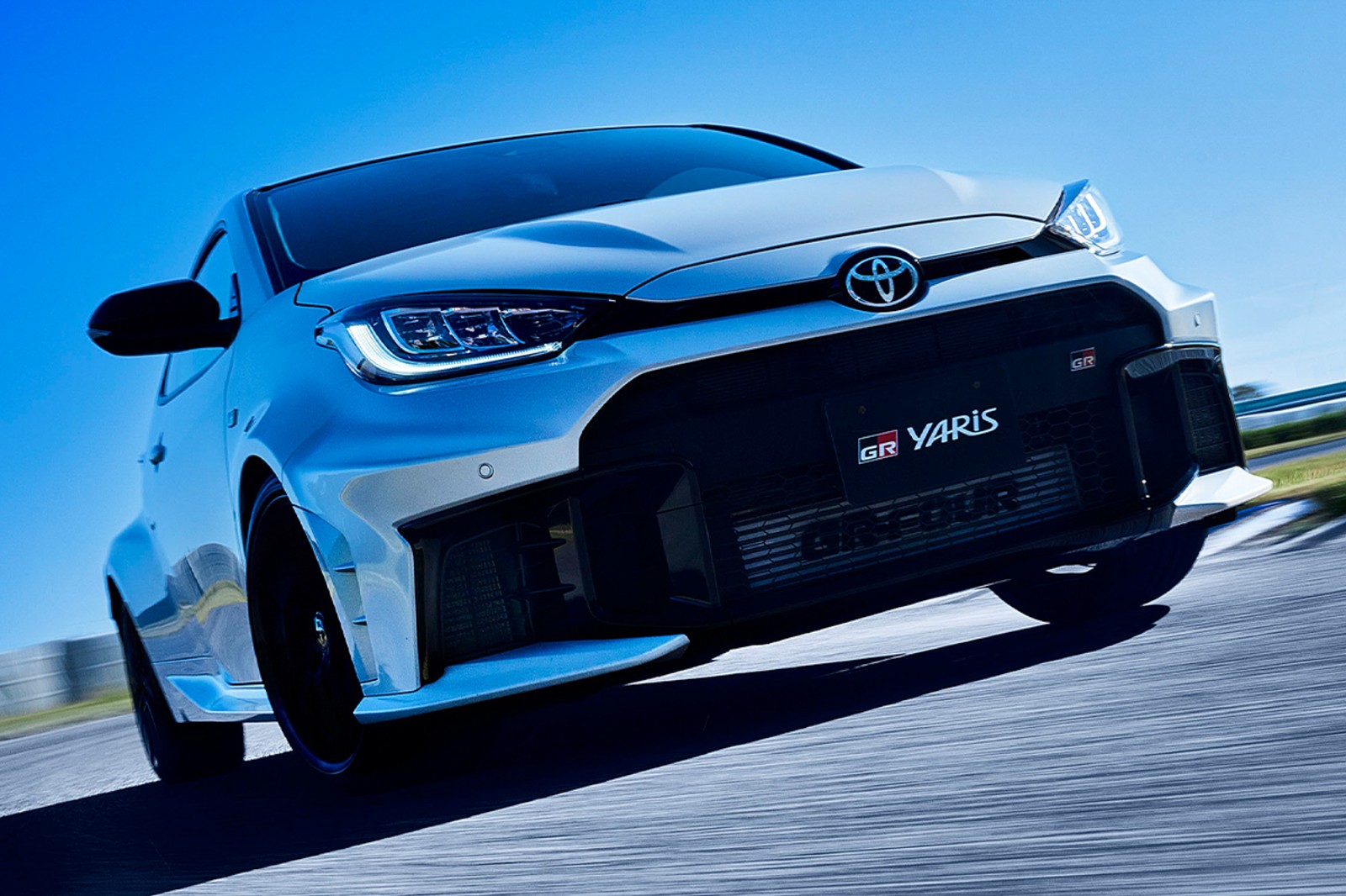 2025 Toyota GR Yaris MT photo