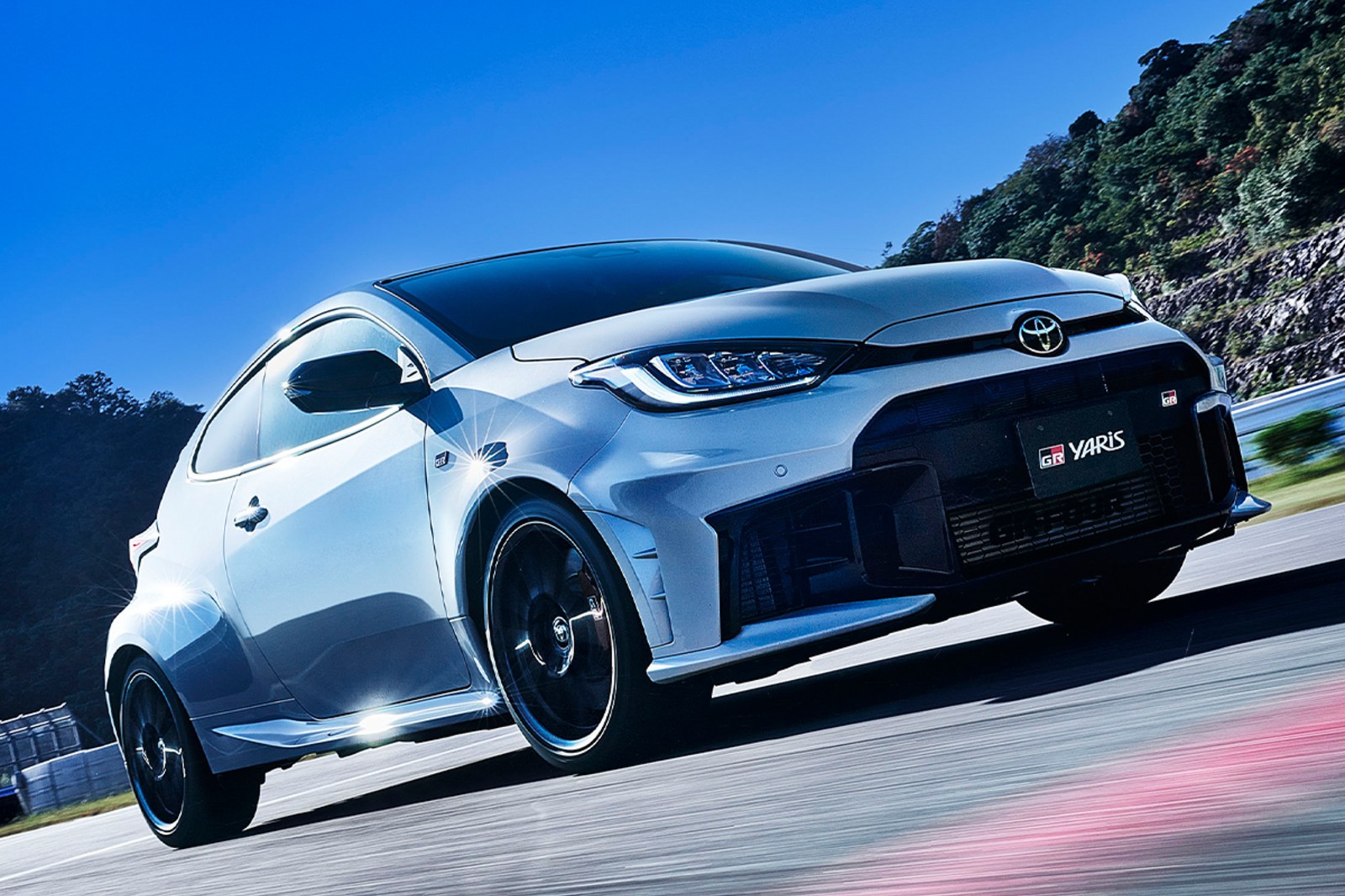 2025 Toyota GR Yaris MT photo