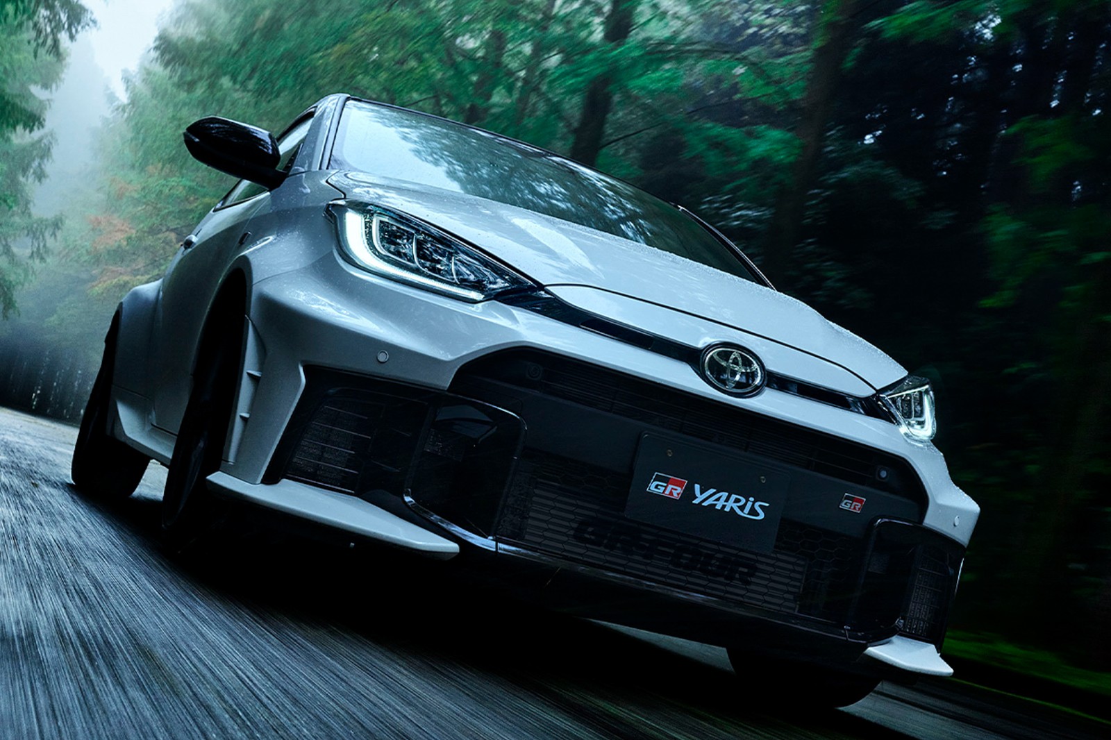 2025 Toyota GR Yaris MT photo