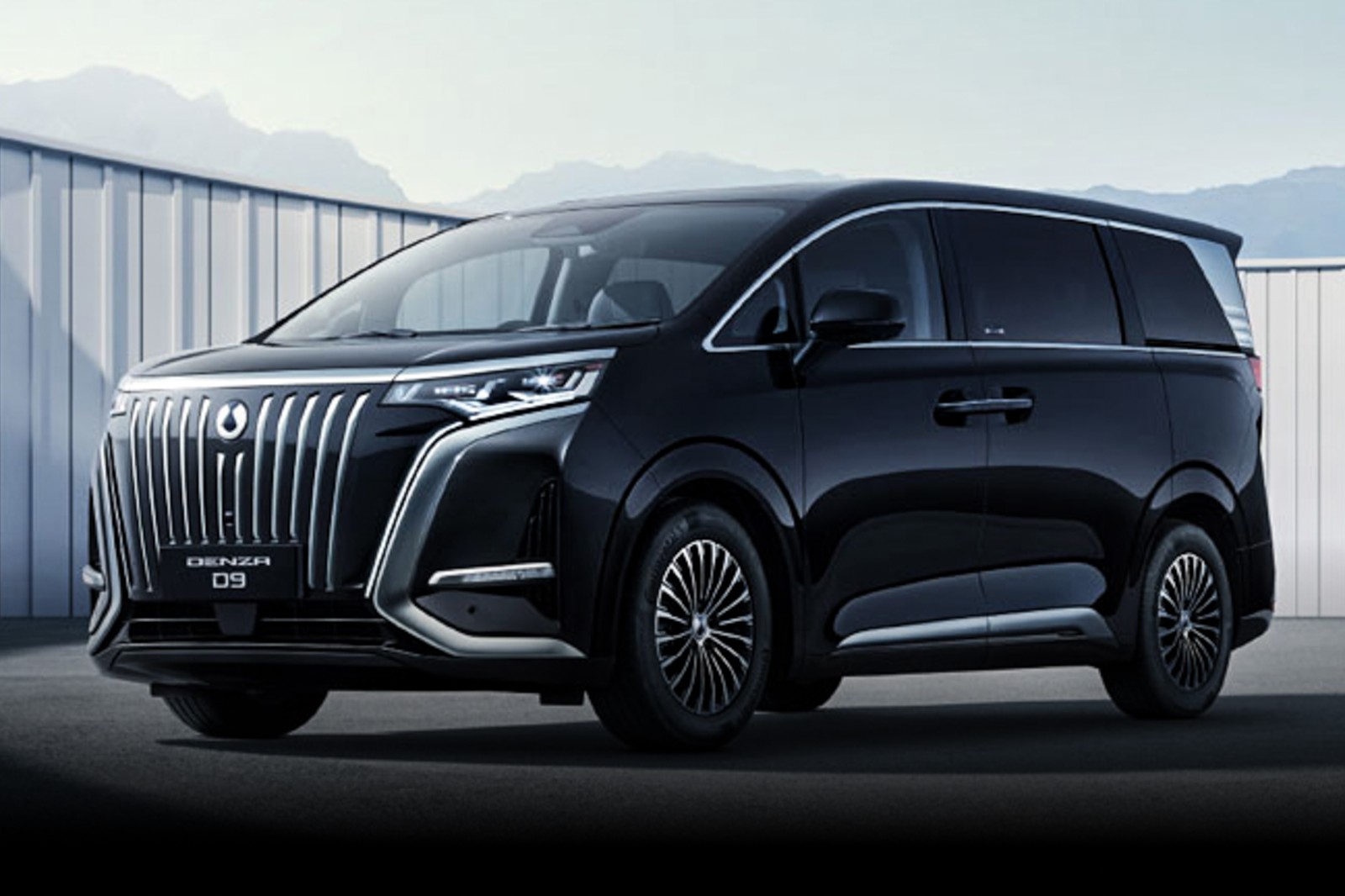 2025 Denza D9 Premium AWD photo