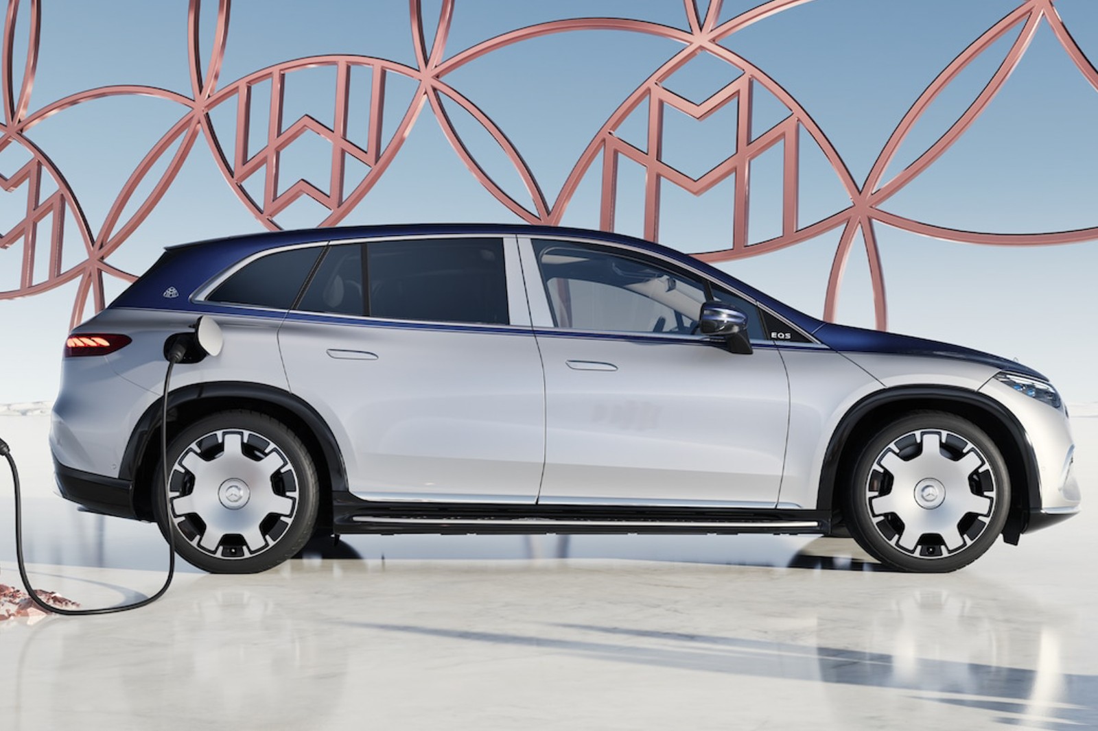 2025 Mercedes-Benz Maybach EQS SUV 680 photo