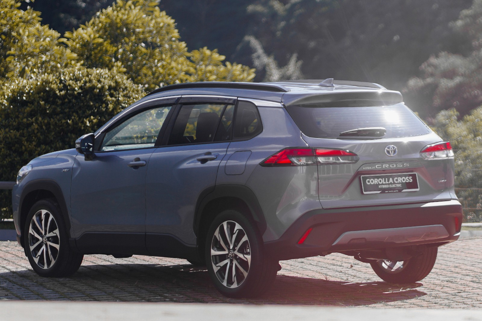 2025 Toyota Corolla Cross 1.8 HEV photo