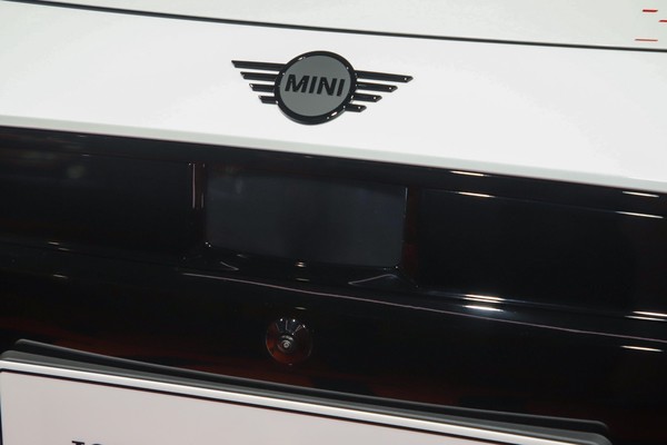 MINI 3 Door Exterior