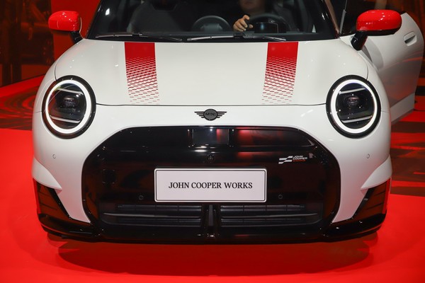MINI 3 Door Exterior