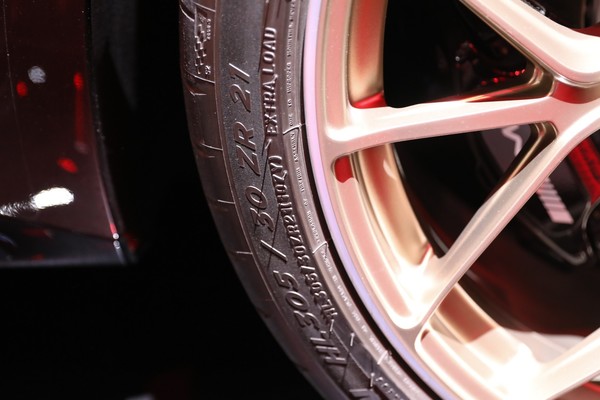 Mercedes-Benz AMG GT Details