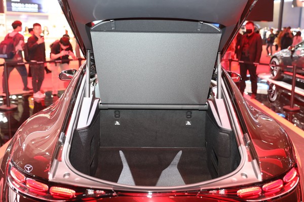 Mercedes-Benz AMG GT Space