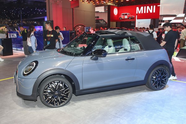 MINI Convertible Exterior