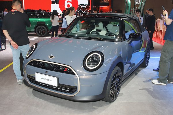 MINI Convertible Exterior