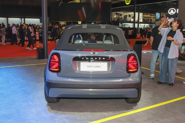 MINI Convertible Exterior