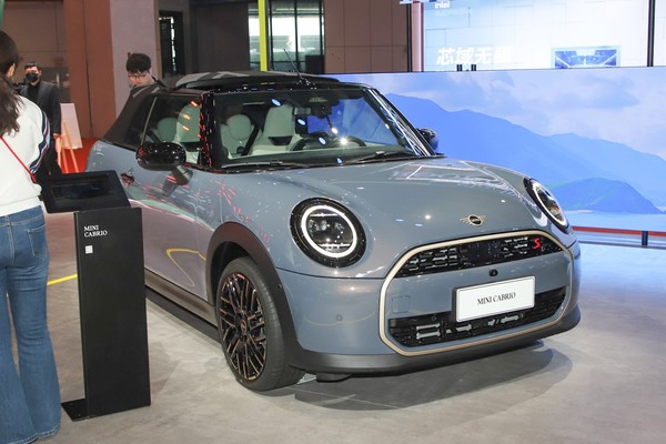 MINI Convertible Exterior