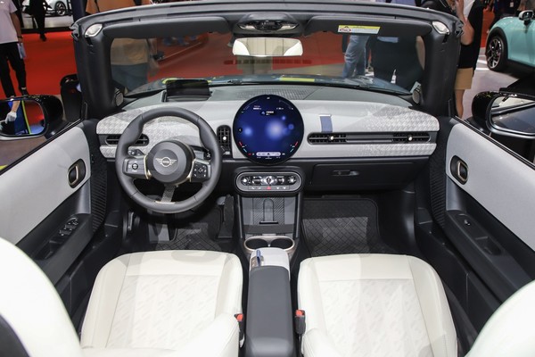 MINI Convertible Interior
