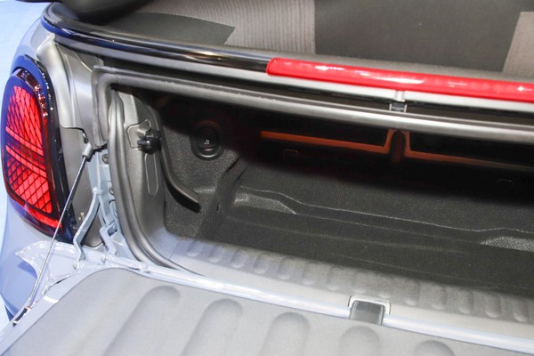 MINI Convertible Space