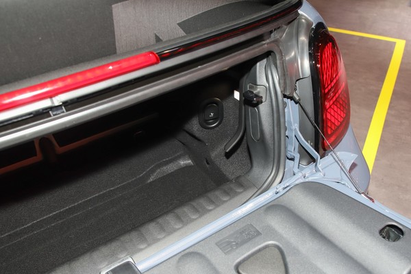 MINI Convertible Space