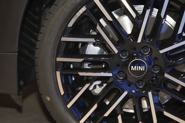 MINI Convertible Details