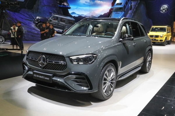 Mercedes-Benz GLE photo