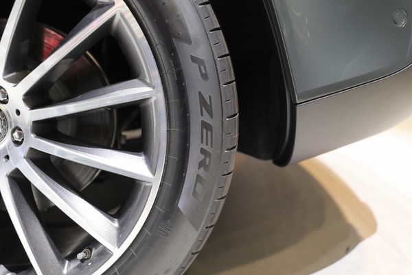 Mercedes-Benz GLE Details