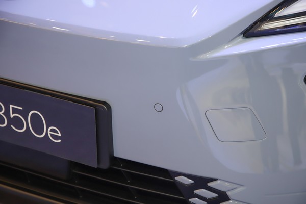 Lexus ES Exterior
