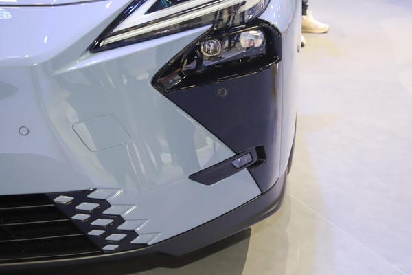 Lexus ES Exterior