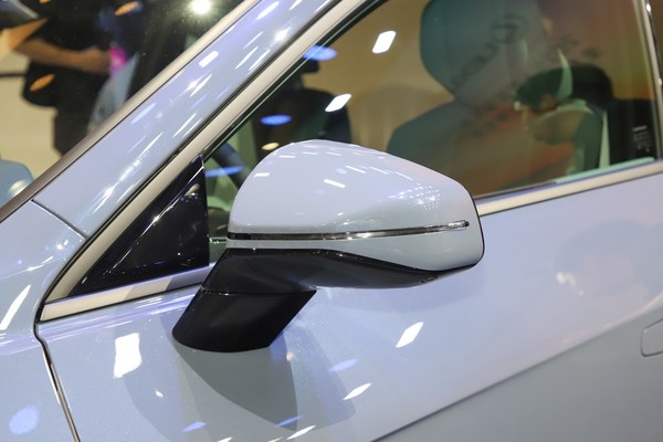 Lexus ES Exterior