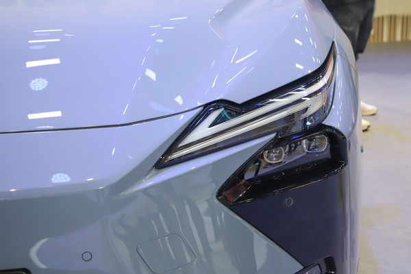 Lexus ES Exterior