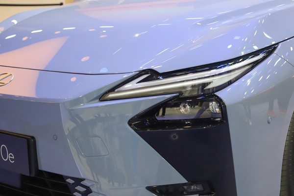 Lexus ES Exterior