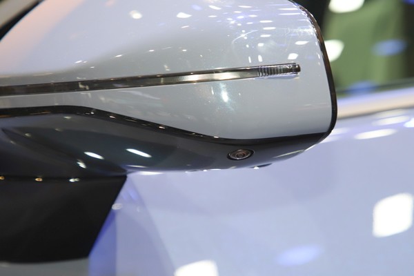 Lexus ES Exterior