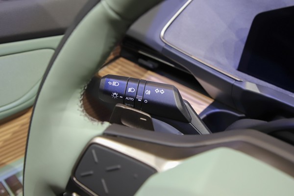 Lexus ES Interior