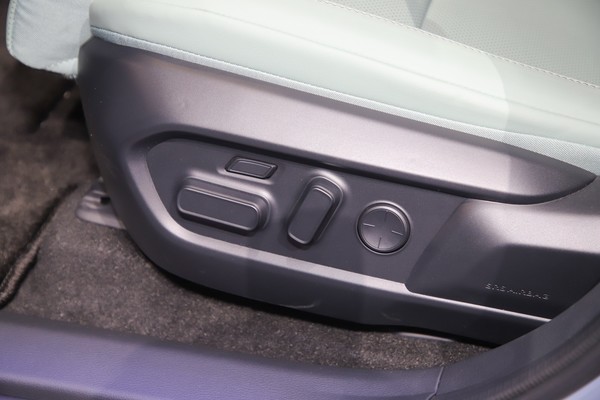 Lexus ES Interior