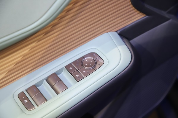 Lexus ES Interior