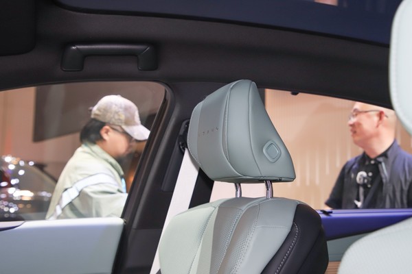 Lexus ES Interior