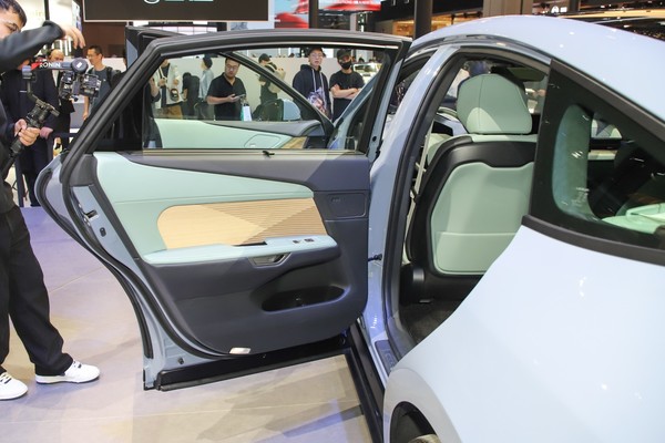 Lexus ES Interior
