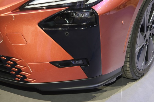 Lexus ES Exterior