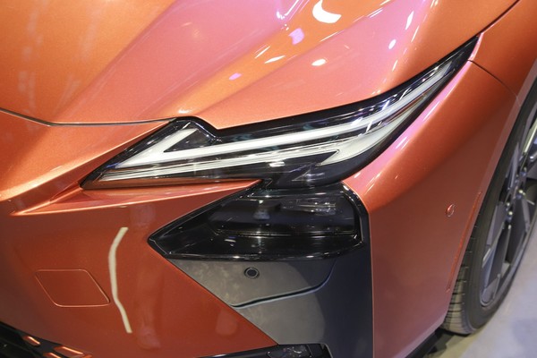 Lexus ES Exterior