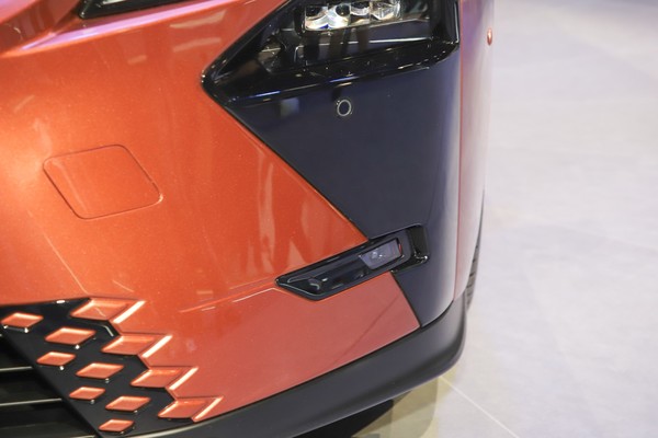 Lexus ES Exterior